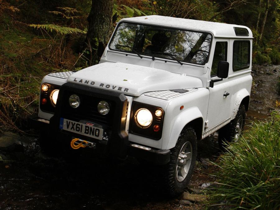  Land Rover Defender 90 Station Wagon 2007 года  (EU) (фото 22 из 25)